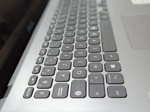 ASUS VIVOBOOK  I3 1005G1 8GB 256  SSD FULL HD 15.6  " 