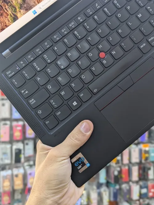 LENOVO THINKPAD X1 CARBON GEN 9 I7 1165G7 16GB RAM 1000GB  SSD ECRAN FHD
