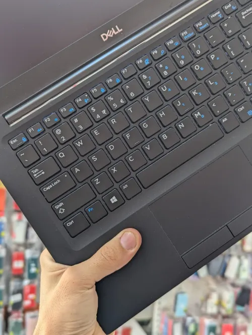 Dell latitude 7290   I7 8650U 16GB 512  SSD HD 12.6"