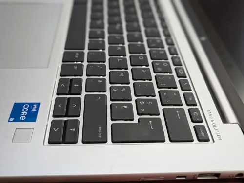 HP ELITEBOOK 840 G10 I5 13TH 16GB DDR5 1 TERA SSD FULL HD