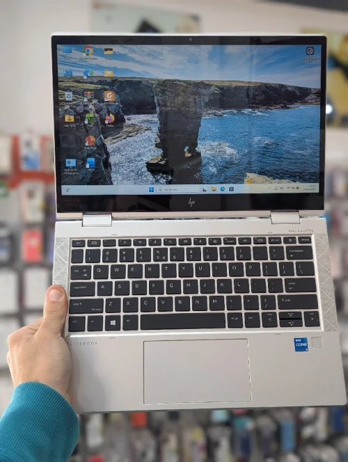 HP ÉLITEBOOK 830 G8 I5 11TH 8GB 256 SSD FULL HD X360 TACTIL