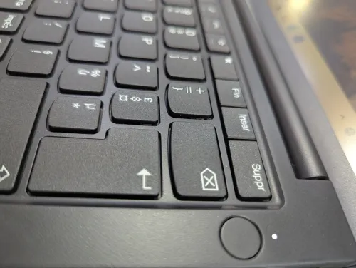 LENOVO THINKPAD E14 GEN 5  AMD RYZEN 5 7530U 16GB 512 SSD FULL HD 14 "