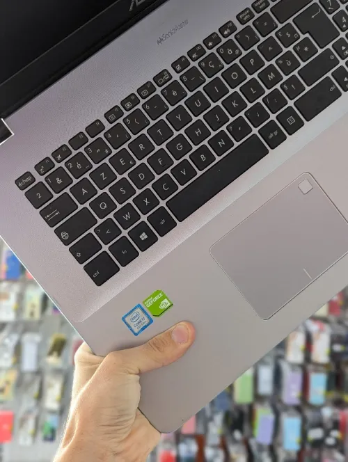 ASUS VIVOBOOK 17 I7 8TH  16GB 256 SSD NVIDIA MX 110 2GB  FULL HD