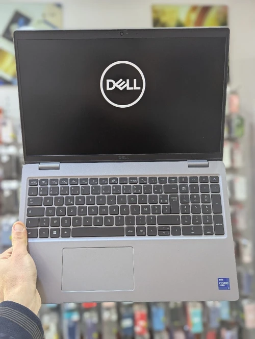 Dell latitude 5520 I7 11Th 16GB 512 SSD FULL HD 15.6"