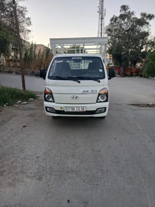 Hyndai H100 2012