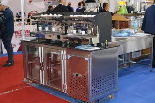 EQUIPEMENTS POUR RESTAURATION 