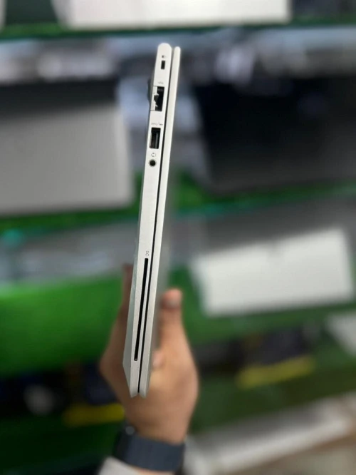 HP EliteBook 630 G9 - Ultrabook Pro 13,3" | i5 12ème Gén | 8Go RAM | 256Go SSD | Win 11
