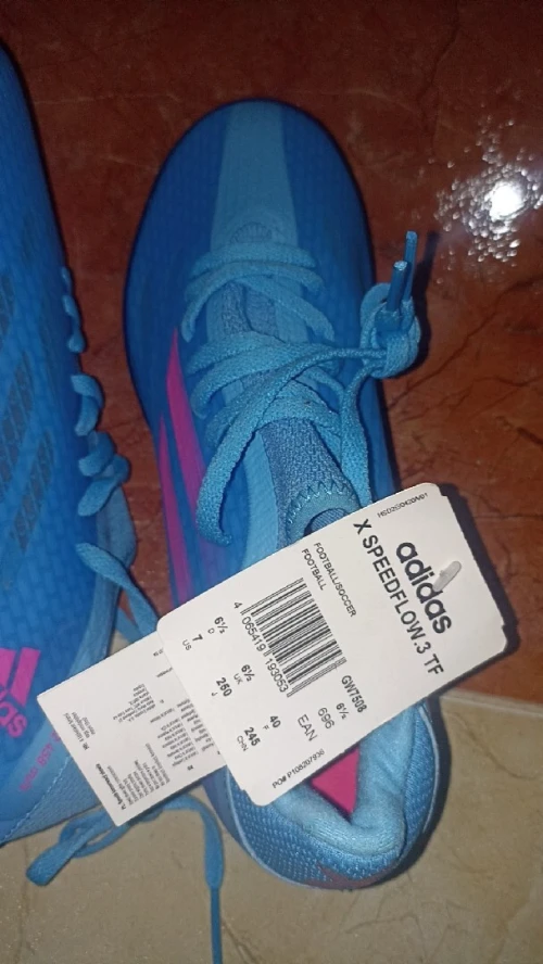 Chaussures foot et sport Adidas original 