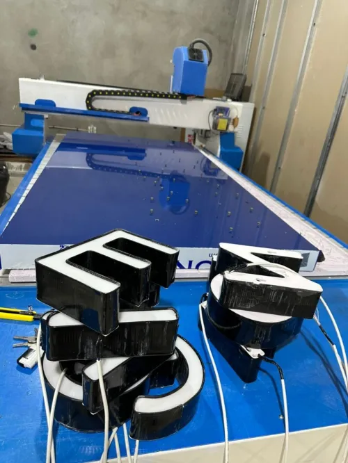 Découpe et fraisage CNC Forex Alucobonds Pmma 
