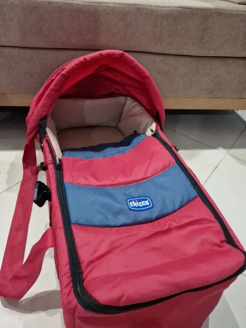 Landou porte bébé marque chicco