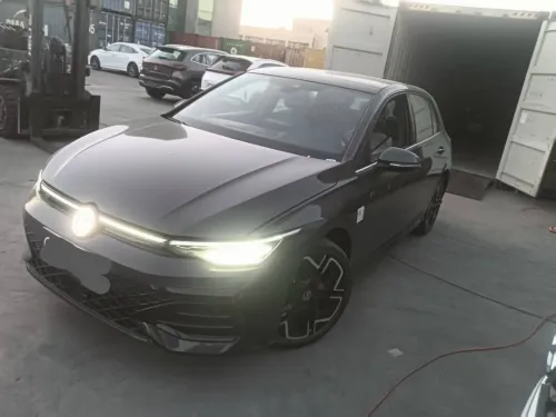 Volkswagen Golf 8 2025 R-Line
