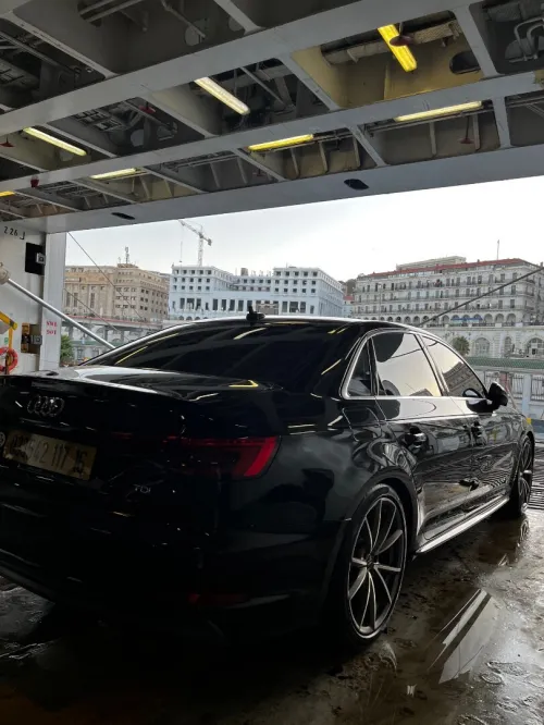 Audi A4 2017 S Line +
