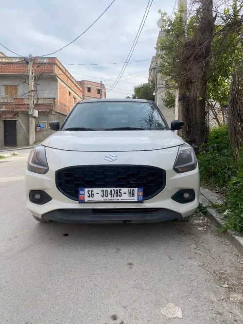 Suzuki Swift 2025 Monte carlo GLX