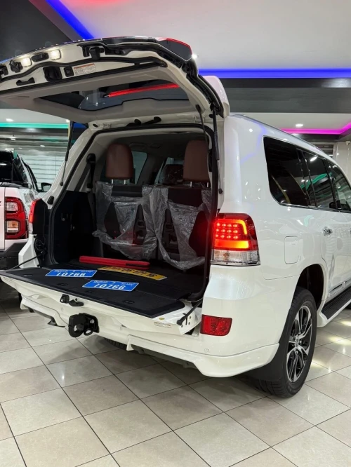 Toyota Land Cruiser  2021 V8 Vxr grand touring S