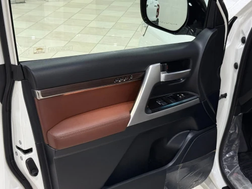 Toyota Land Cruiser  2021 V8 Vxr grand touring S