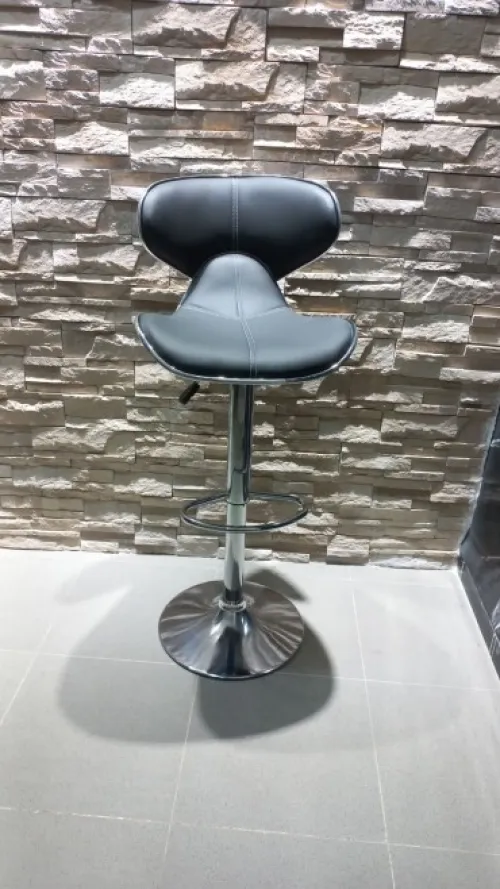 LES CHAISES