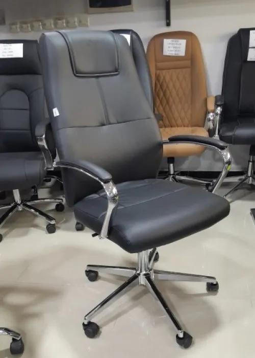 LES CHAISES