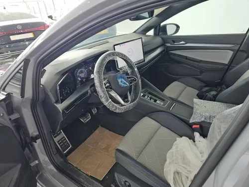 Volkswagen GOLF 8.5 2025 R-LINE