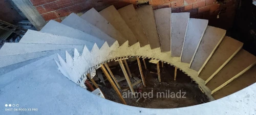 تصميم وتنفيذ الدرج الخرساني بإحترافي بدقة هندسية عالية