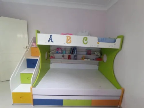 Lit superposé (Importation) pour 5 enfants (3+2) + échelle et tiroirs