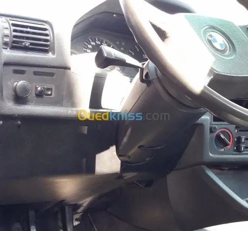 BMW E30 caches