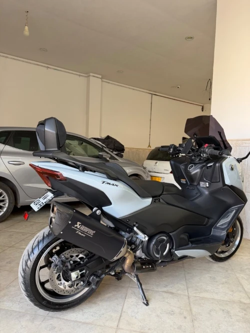 Yamaha T max 562 2025