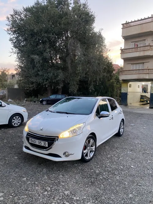 Peugeot 208 2015 Allure