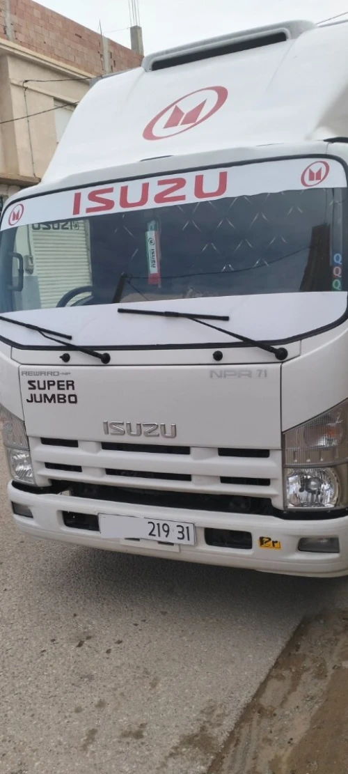 Isuzu NPR 71 2019