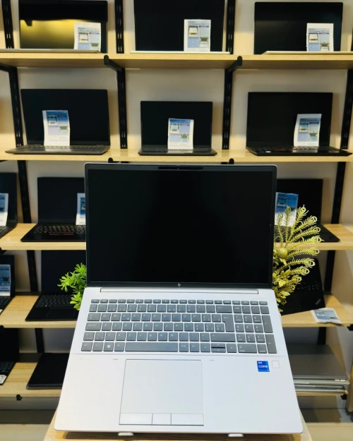 HP ZBOOK Fury 16 G9    I7-12850HX   32/512  Quadro RTX A3000 12GB