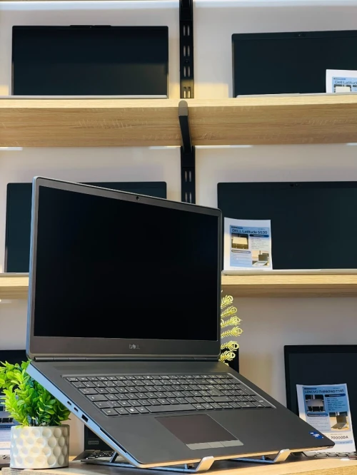 [VENDU] Dell Precision 7760 P44E i7-11850H 16/512 t1200
