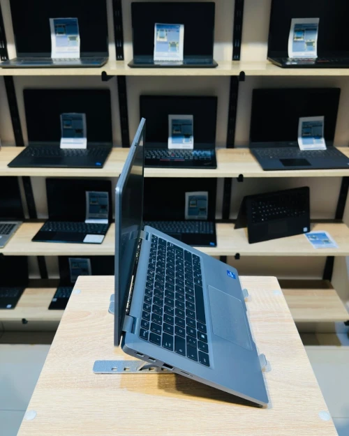 DELL Latitude 5320    i5-1145G7  16/256