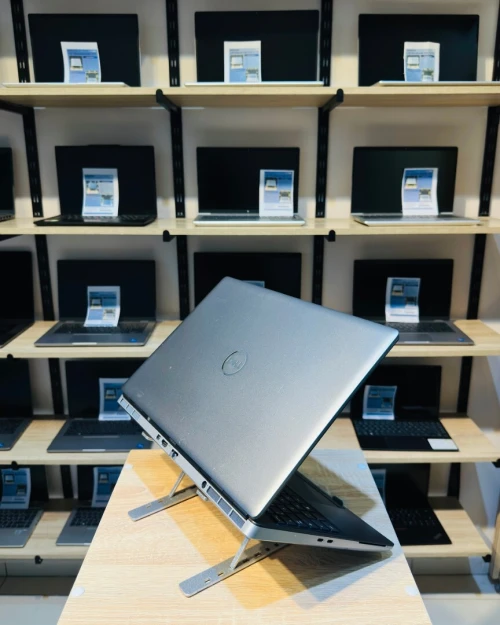 DELL Precision 7560    i5-11500H   32/512    Quadro T1200 4GB