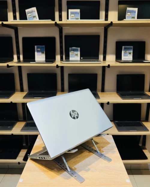 HP ProBook 640 G8     i5-1135G7  8/256