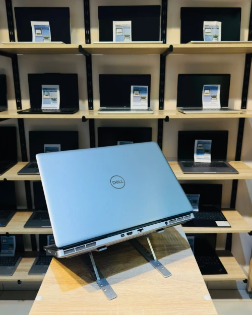 DELL Precision 7560    i5-11500H   32/512    Quadro T1200 4GB