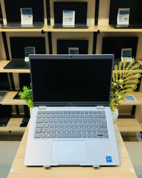 DELL Latitude 5320    i5-1145G7  16/256
