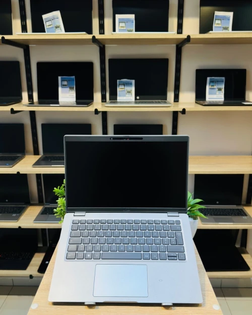 DELL Latitude 5430   i7-1265U   16/512