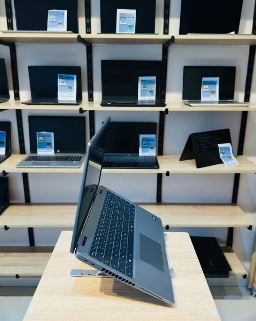 DELL Latitude 5550   Ultra 5-135U  16/256 Cycle 13