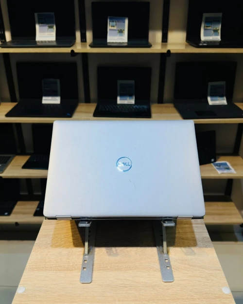 DELL Latitude 5320    i5-1145G7  16/256
