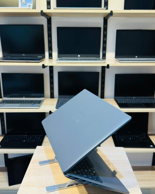 DELL Latitude 3540  I5-1345U 16/256
