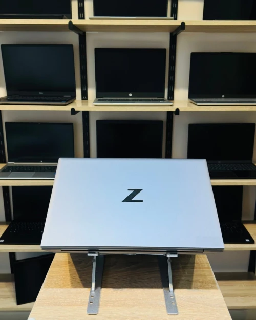 [VENDU] HP ZBook Firefly 15 G7 i7-10510U 16/512 Quadro P520 4GB