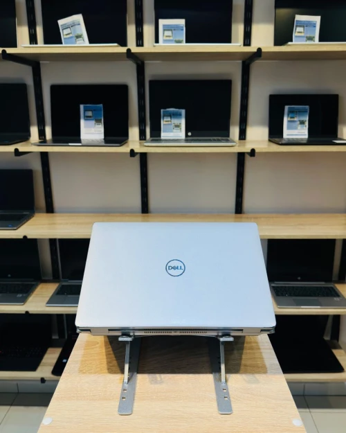 DELL Latitude 5420   I5-1135G7   8/256