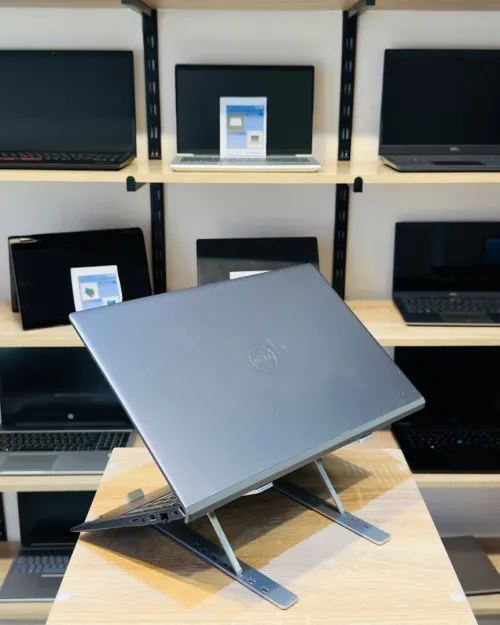 DELL Vostro 5502   i5-1135G7  8/256