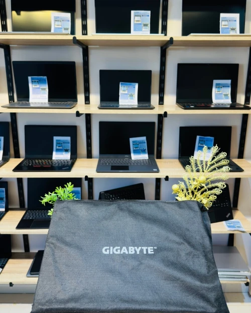 GIGABYTE G5 MD    I5-11400H  16/512  RTX 3050 TI 4GB  144hz