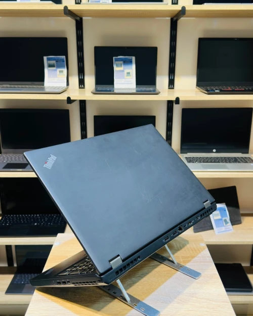 [VENDU] LENOVO ThinkPad P50 (20EQ)   I7-6820HQ  16/256  M1000M 4GB