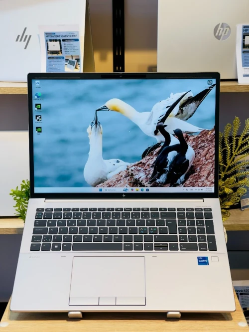 [VENDU] HP ZBOOK Fury 16 G10  I7-13700HX  32/1T  RTX 2000 ADA