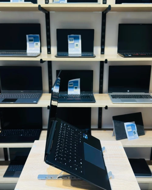 [VENDU] SAMSUNG Galaxy Book 3 Pro 940XFG   i5-1340P 8/256  3K Dynamic AMOLED 2X 120Hz