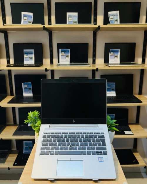 HP EliteBook 830 G6    i5-8365U   16/256