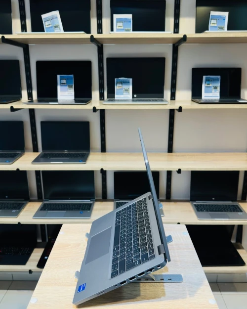 DELL Latitude 5420    i5-1135G7   8/256