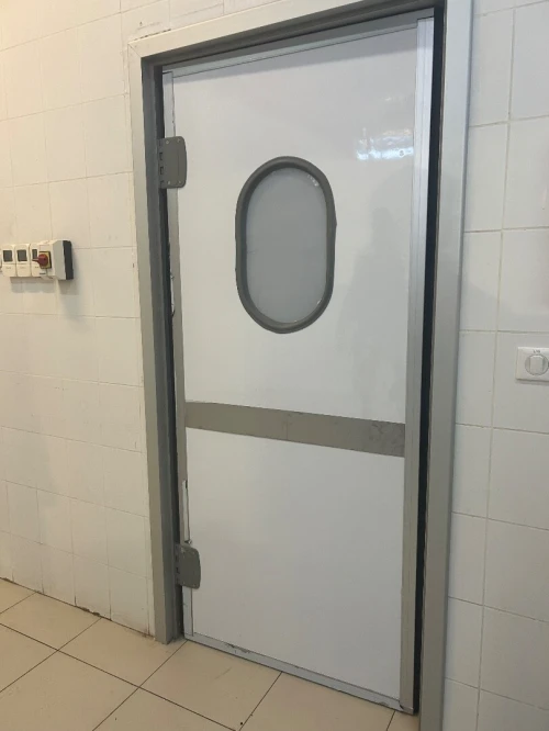Porte cuisine pour les hotes et Restaurant