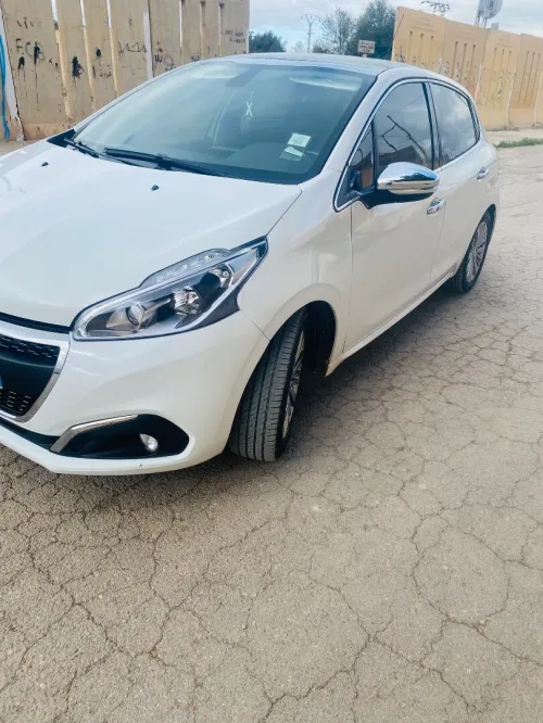 Peugeot 208 2018 Allure Facelift